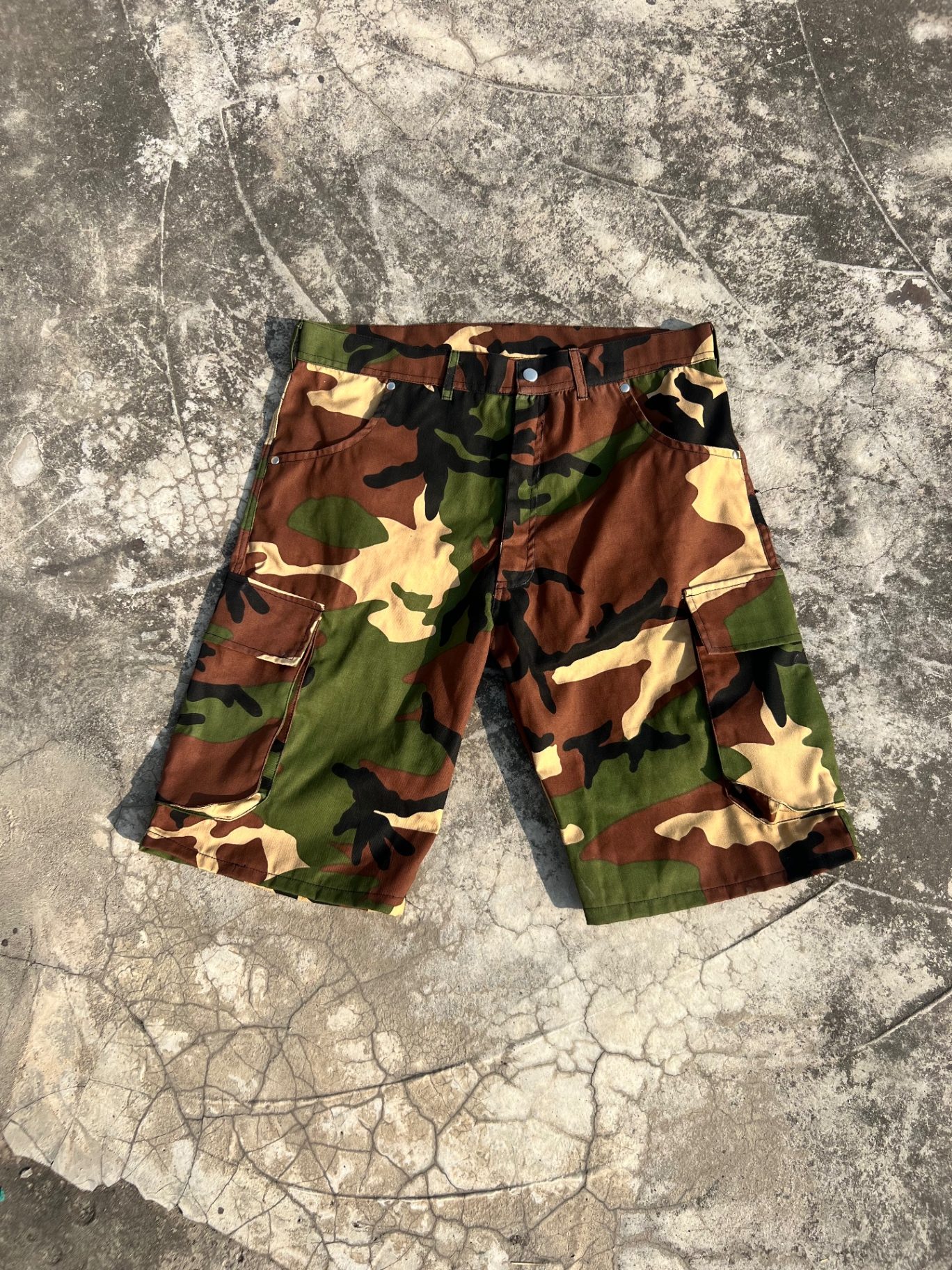 Cut and sew camo cargo shorts